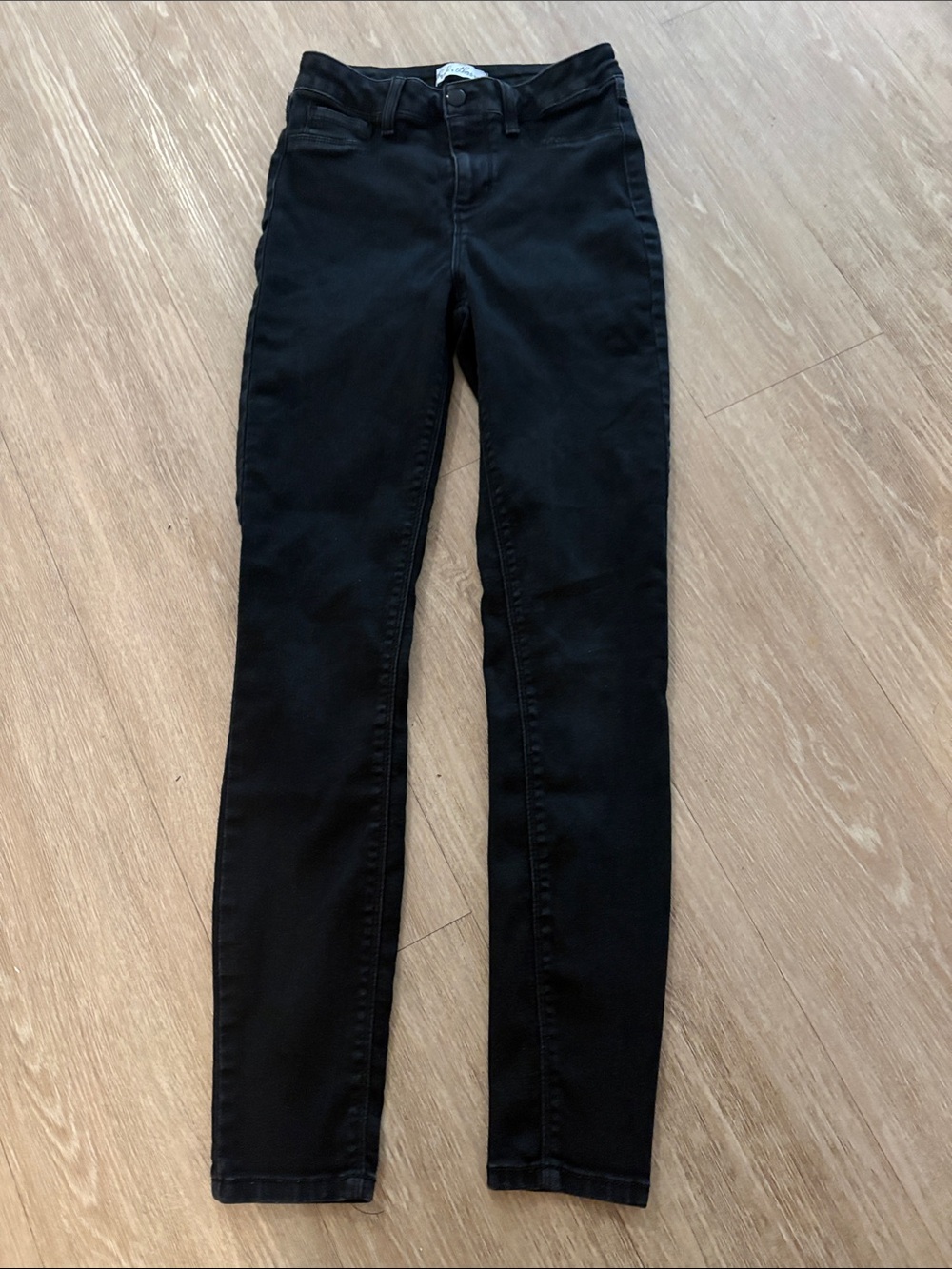 High-Rise Black Skinny Jeans with Stretch
